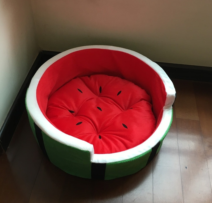 Four seasons kennel watermelon bed home quiet pets autumn and winter warm cat litter Teddy bear small dog cat watermelon nest